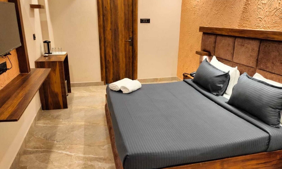 Jwalapur Hotel | Sky High By T&M Hotels