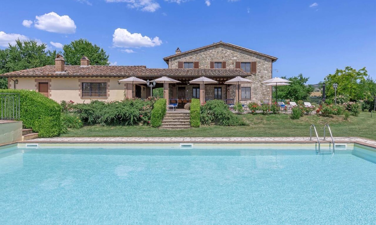 Loreto Villa | Spacious villa with private pool and panoramic views of the Umbrian hills, just 15 minutes from Todi