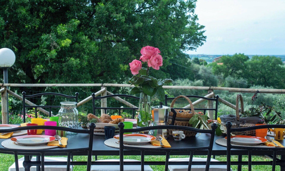 Panicale Villa | Stunning private villa for 6 people with private pool, A/C, WIFI, TV, patio and pets allowed