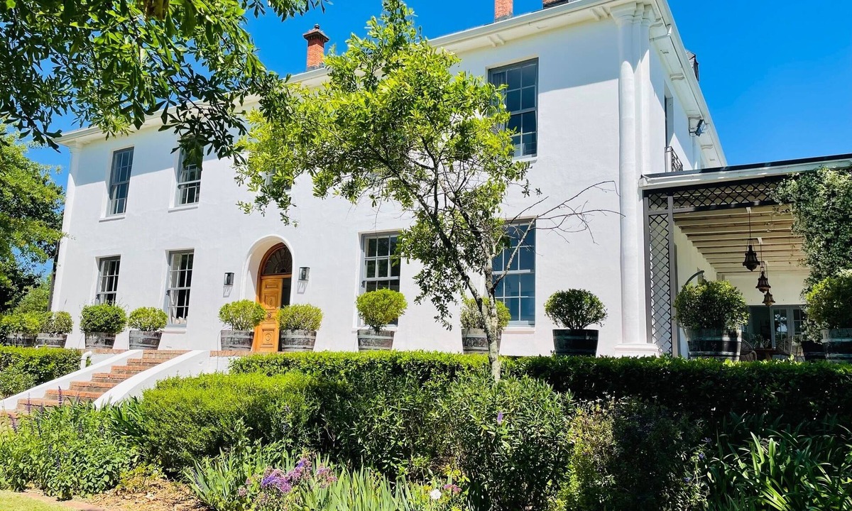 Stellenbosch Villa | Stylish and luxurious Manor House located in De Zalze Golf Estate, Stellenbosch