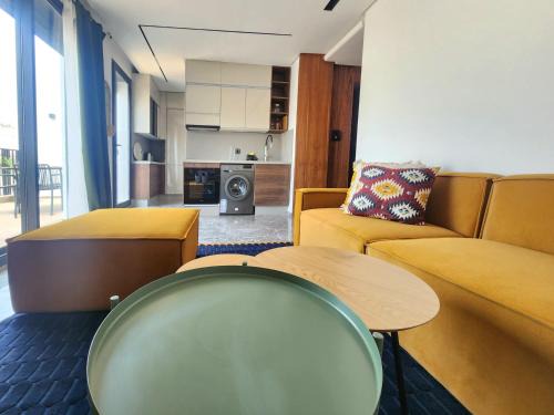 RACINE EXTENSION Apartment | The 28 Triangle d'Or by IB Signature - Stylish two-Bedroom flat - Wifi, Self Check-in, Day and Night Security, Terrace, Swimming pool, free parking close to all amenities
