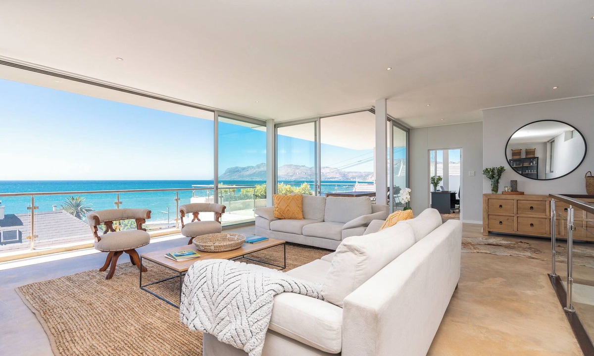 St. James House | The Buchanan - Beautiful contemporary 4-bedroom house in Cape Town