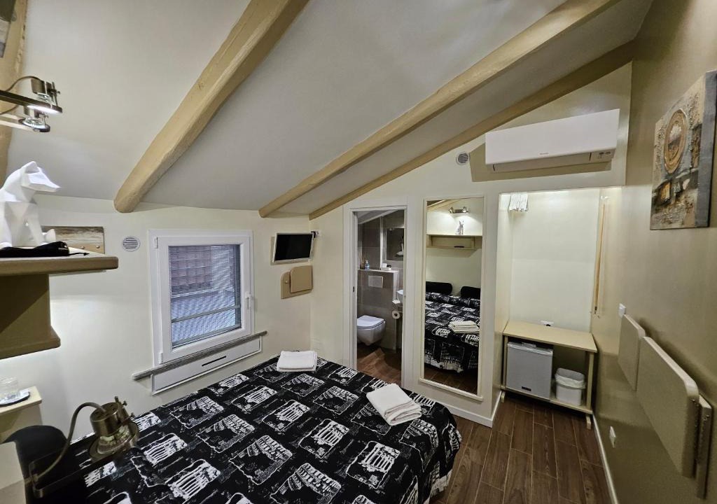 Rione XI Sant'Angelo Apartment | The Fox Cove