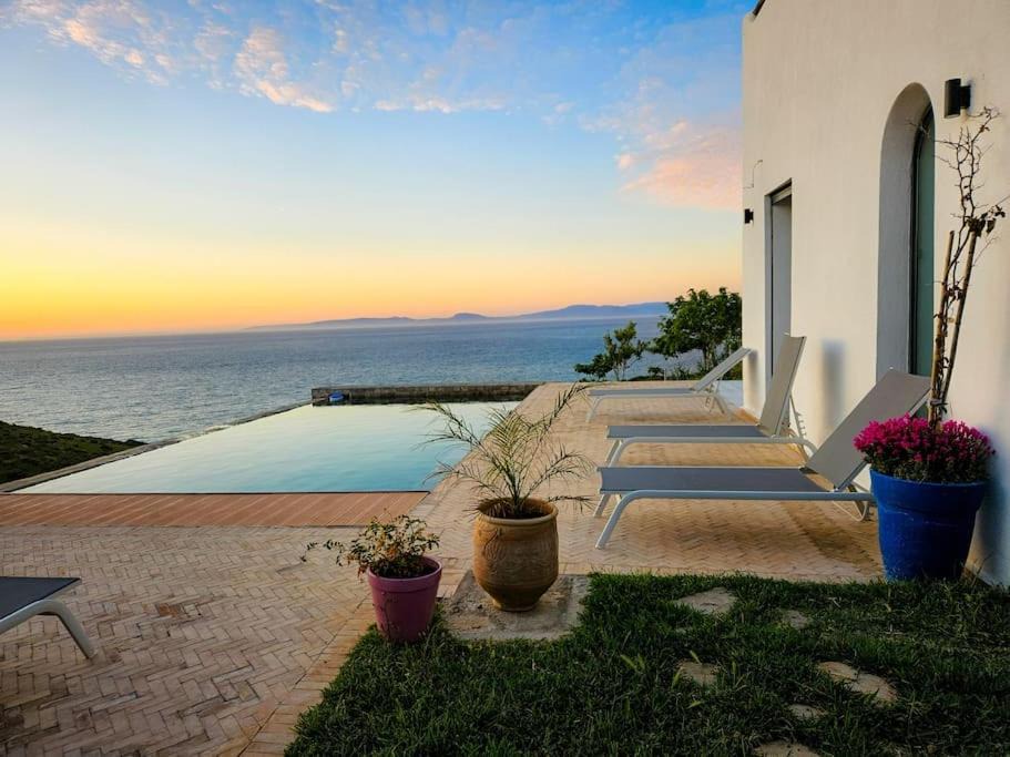 Ksar es Seghir Villa | Très belle villa avec piscine et vue incroyable sur mediterannée (DAR NAIM)