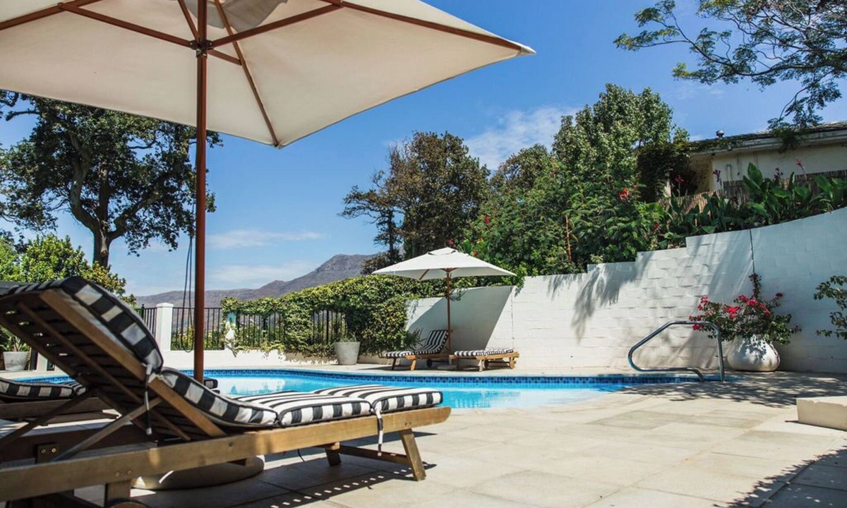 Constantia Cottage | Tranquil Garden Cottage with Stunning Vineyard-to-Mountain Views