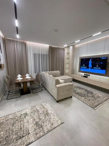 Mizail Apartment | Two-bedroom hotel apartment and a hall close to the campus and services