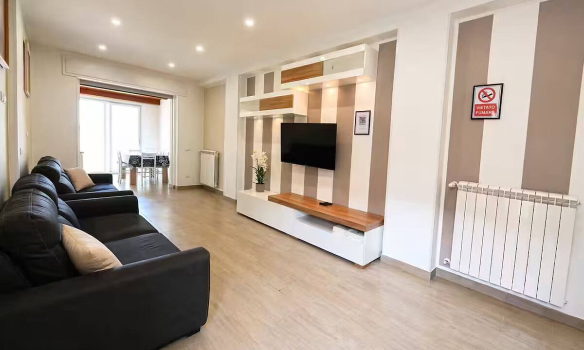Fiumicino Apartment | Vacation House Grecale Apartment Leonardo Airport