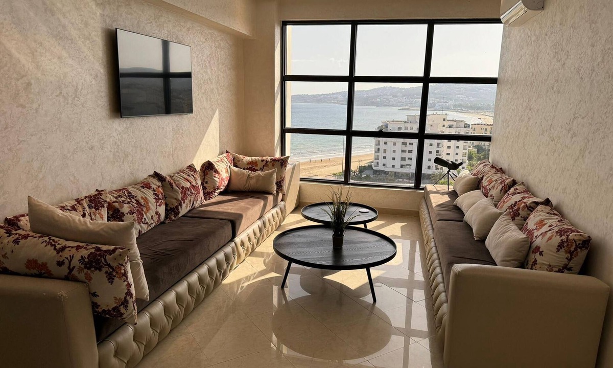 Tangier Apartment | Very bright apartment on the edge of the corniche, sea view