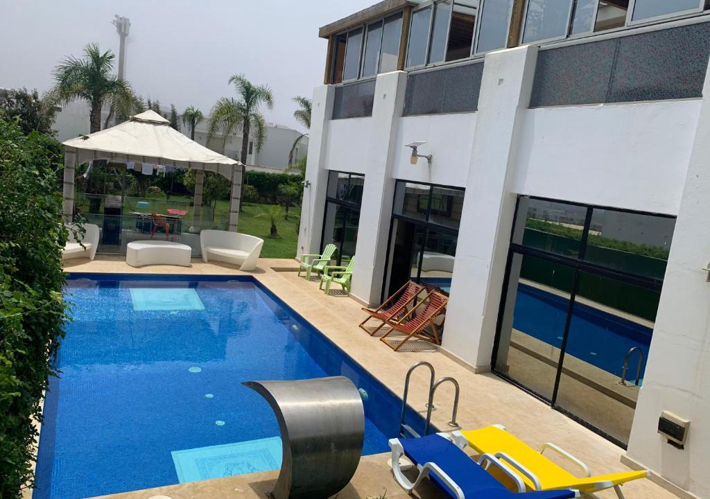 Plage des Nations Villa | Villa LMS