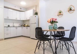 1 Bedroom in city center free parking
