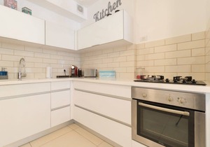 1 Bedroom in city center free parking