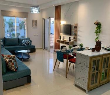 Lamharza Essahel Apartment | Évadez-vous ! Pied dans l'eau avec vue sur piscine