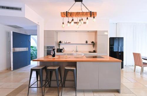 Migdal House | וילה 3 חדרי שינה וסלון במגדל- עם בריכה גקוזי וממד פרטי