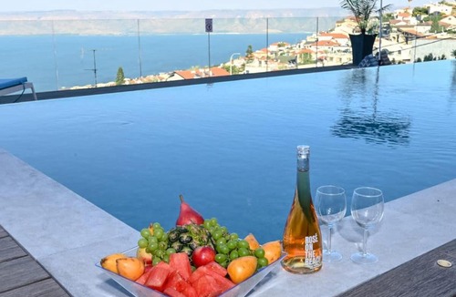 Tiberias Villa | חופש יהונתן-וילה סלביא עם נוף מטורף בריכה פרטית Hofesh Yehonatan Villa Selavi