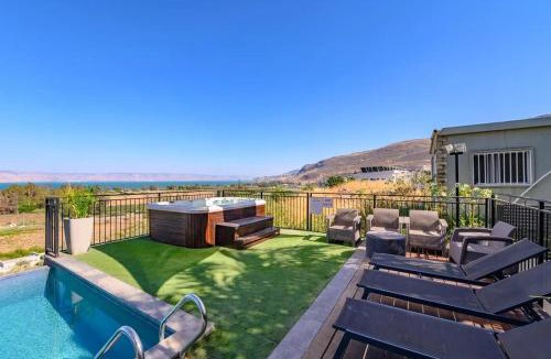 Migdal Villa | לה כינרה - ווילה מדהימה עם בריכה פרטית מחוממת ונוף לכנרת במגדל