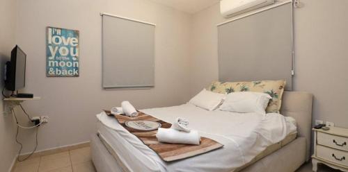 Yavne'el Bed & Breakfast | לוז כנרת של רשת לב הגולן - וילה ו-4 צימרים מושלמים עם בריכה משותפת מחוממת ומקורה, ליד הכנרת