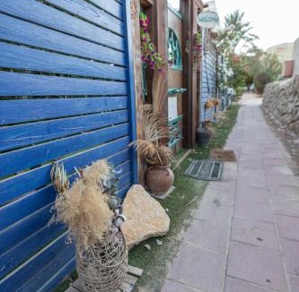 Neot HaKikar Cabin | ליבי במדבר מרחב לאקולוגיה של הריפוי Libi Bamidbar The Ecology of Healing Resort