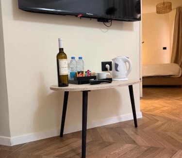 Bat Yam Hotel | סוויטות גן עם סאונה פרטית ואמבט ספא