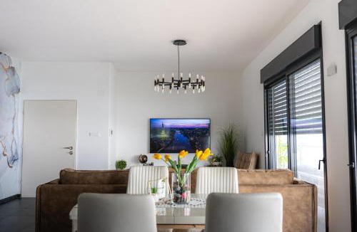 Shlomi Apartment | סויטת החורש