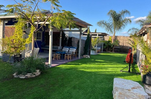 Gilboa House | פרא בקתות אירוח - מתחם נופש כפרי עם בריכה פרטית