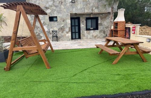 Daliyat al-Karmel Cabin | רויאל דליה
