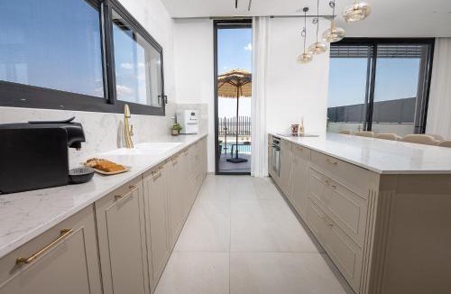 Nof Kinneret Apartment | רויאל טווינס בוטיק