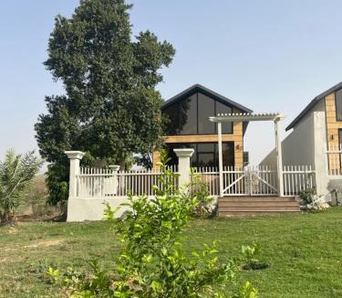 Almajaridah Ski Chalet | أكواخ مزرعة ريف عبس