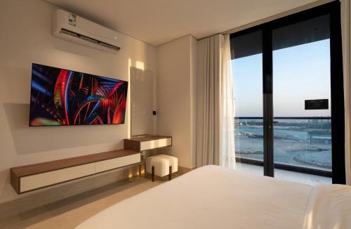 Al Khobar Apartment | إطلالة بحرية مع بلكونة شاشة سينما 98 إنش 4 غرف