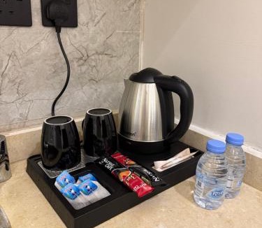 Riyadh Apartment | استديو بسرير ماستر وجلسة جانبية