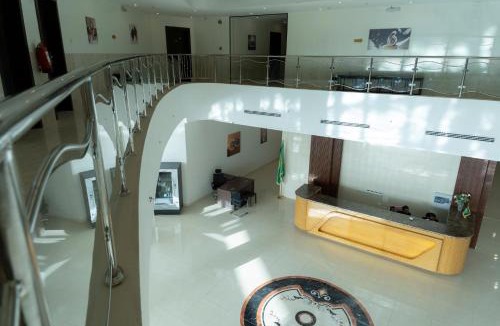 Unaizah Hotel | اونيسن البري Onesn Albari