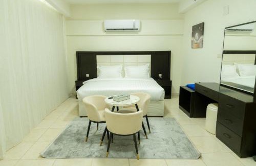 Unaizah Hotel | اونيسن البري Onesn Albari