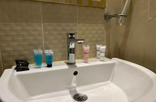 Al Hamra Apartment | توارن للشقق المخدومة الاقتصادية