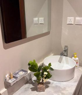 Hera Street Apartment | جناح غرفة وصالة واسعة بحي المروة 8دقايق من المطار