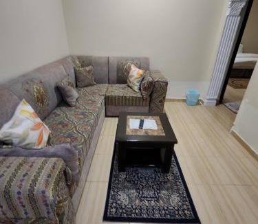 Ar Rayis Apartment | جناح مميز بغرفة نوم ماستر وصالة تلفزيون
