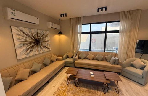 Dhahran Ski Chalet | شالية موج 335