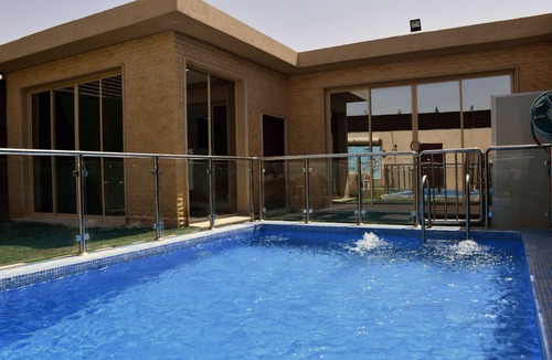 Riyadh Ski Chalet | شاليه بمسبح وجلسة خارجية