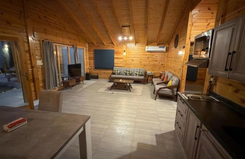 Banban Ski Chalet | شاليه 5 امواج تمبر هاوس Timber House