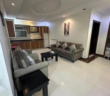 Al Aziziyah Apartment | شركة مون تري للشقق المخدومة