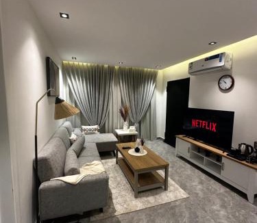Al Aqiq Apartment | شقة انيقة بصالة وغرفة نوم - مدخل خاص