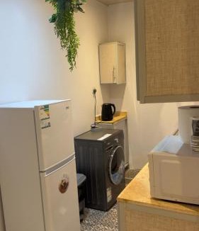 Riyadh Apartment | شقة بالكامل حي المعذر 2
