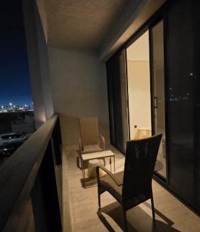 Dammam Apartment | شقة بصالة وخمس غرف نوم بالقرب من المدينة العالمية