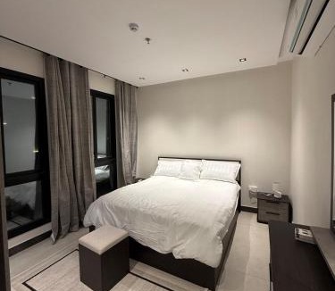 Mizail Apartment | شقة بطابع فندقي ودفء منزلي ثلاث غرف وصاله