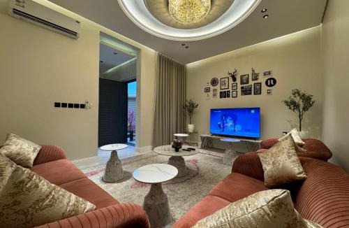 Riyadh Apartment | شقة غرفة وصالة وجلسة خارجية بالعارض ٨