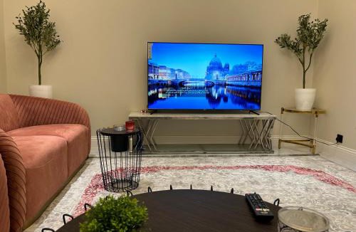 Riyadh Apartment | شقة غرفة وصالة وجلسة خارجية بالعارض ٨