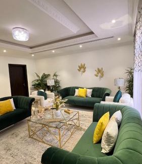 Riyadh Apartment | شقة غرفتين نوم وصالة وحديقة خارجية