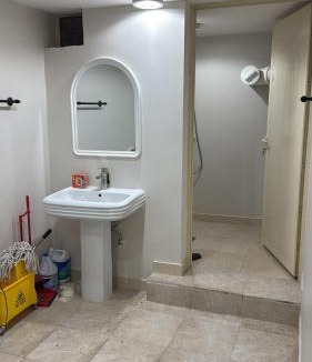 Khamis Mushait Apartment | شقة مميزة مكونه من غرفة نوم وصاله جلوس ومطبخ مختصر ودورة مياة