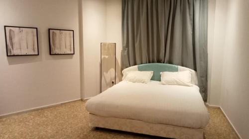 Mizail Apartment | شقة مودرن بثلاث غرف نوم ومجلس معزول