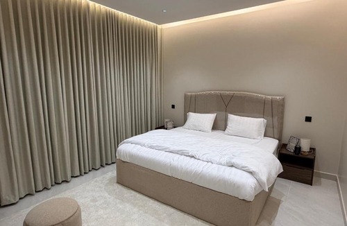 Buraydah Apartment | شقة مودرن غرفة وصالة