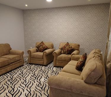 Al Ulaya Apartment | شقق اجنحة النرجس للشقق المخدومة إقتصادي