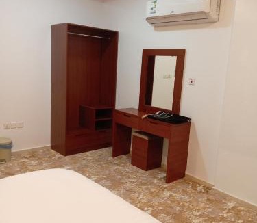 Al Hofuf Hotel | شقق القارات السبع المخدومة